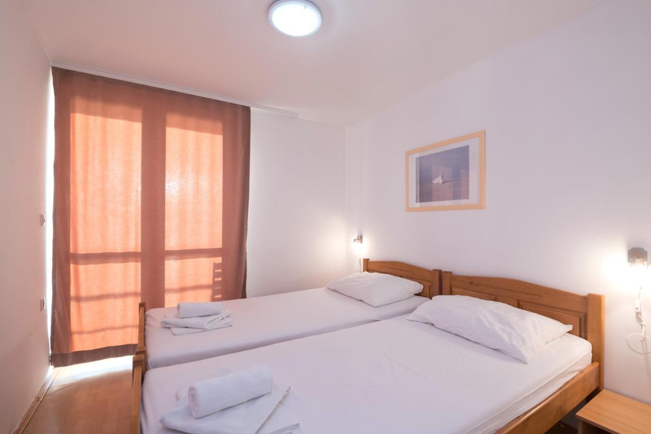 Hotel Rooms Roccia Novigrad  المظهر الخارجي الصورة
