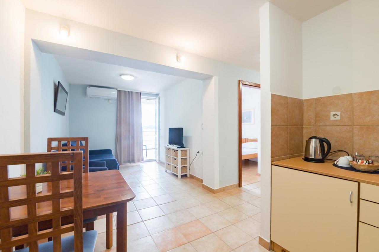 Hotel Rooms Roccia Novigrad  المظهر الخارجي الصورة