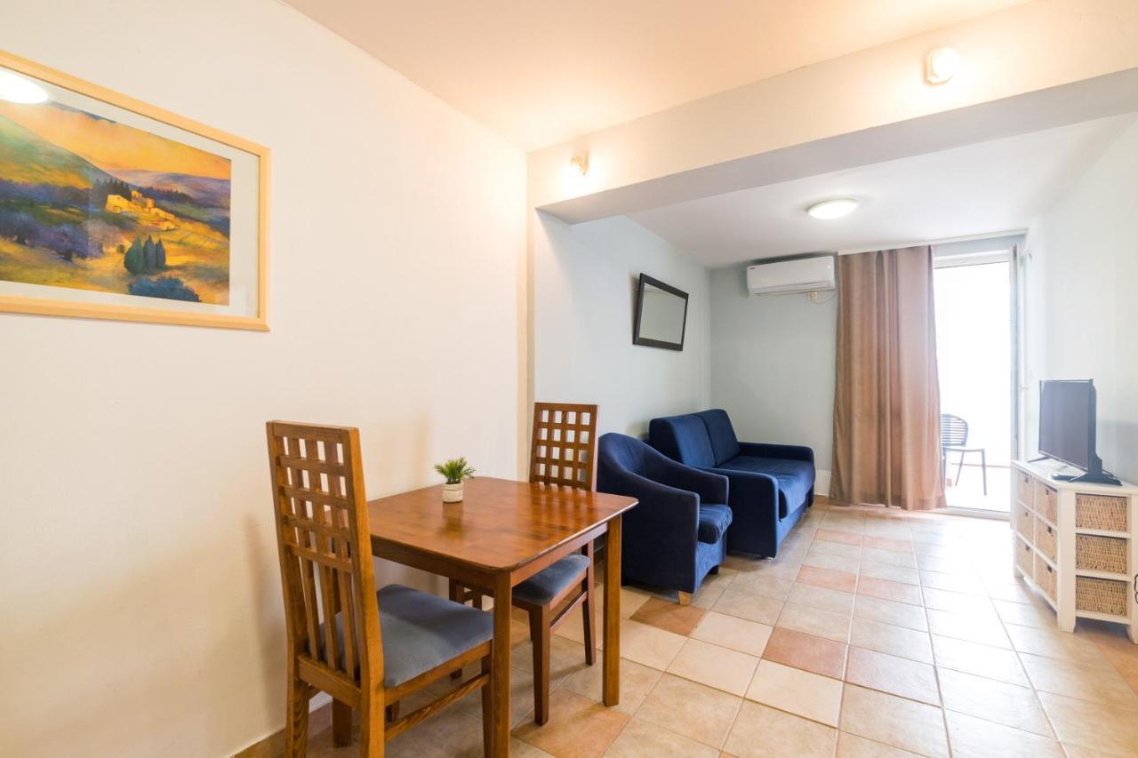 Hotel Rooms Roccia Novigrad  المظهر الخارجي الصورة