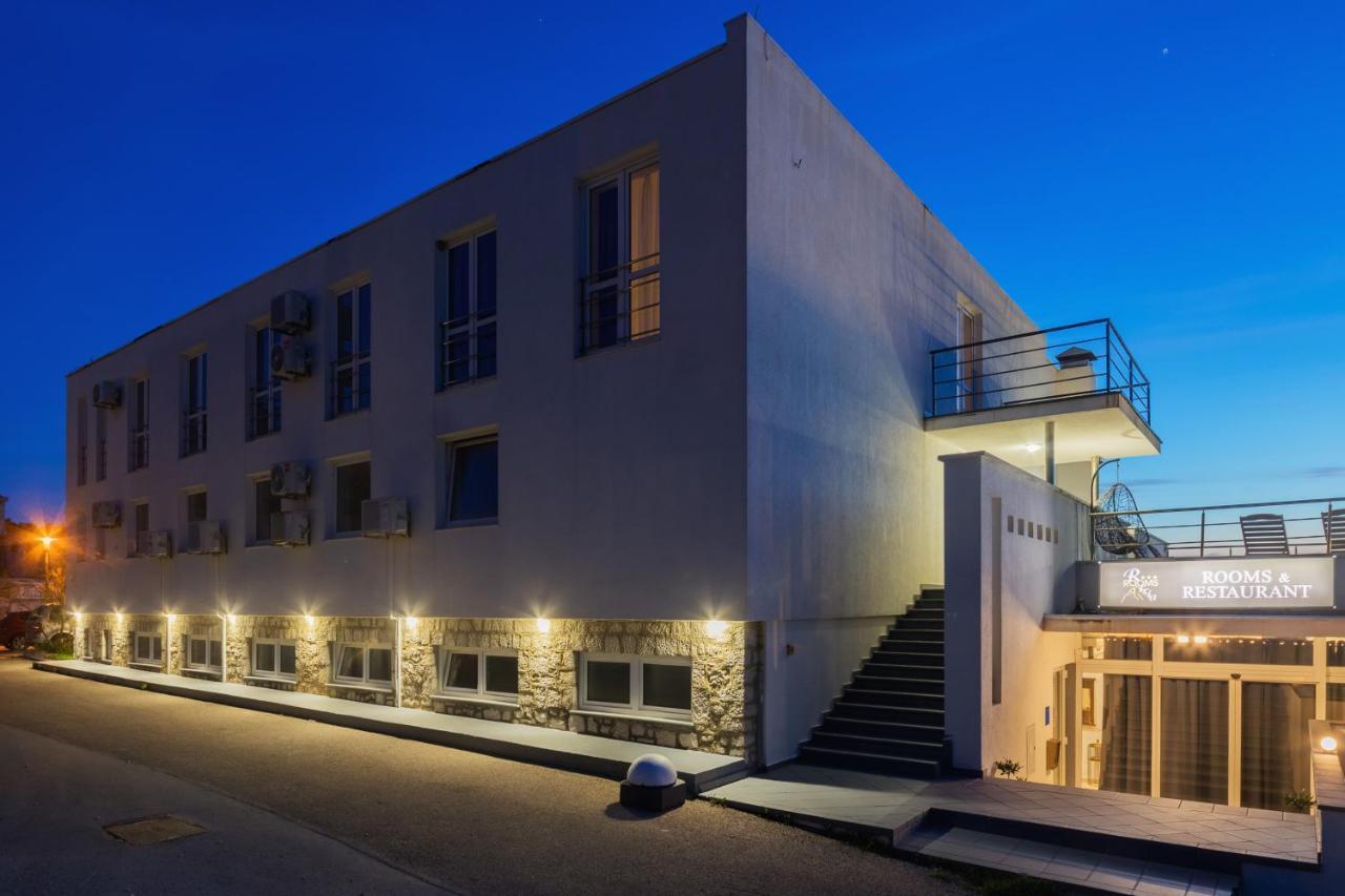 Hotel Rooms Roccia Novigrad  المظهر الخارجي الصورة