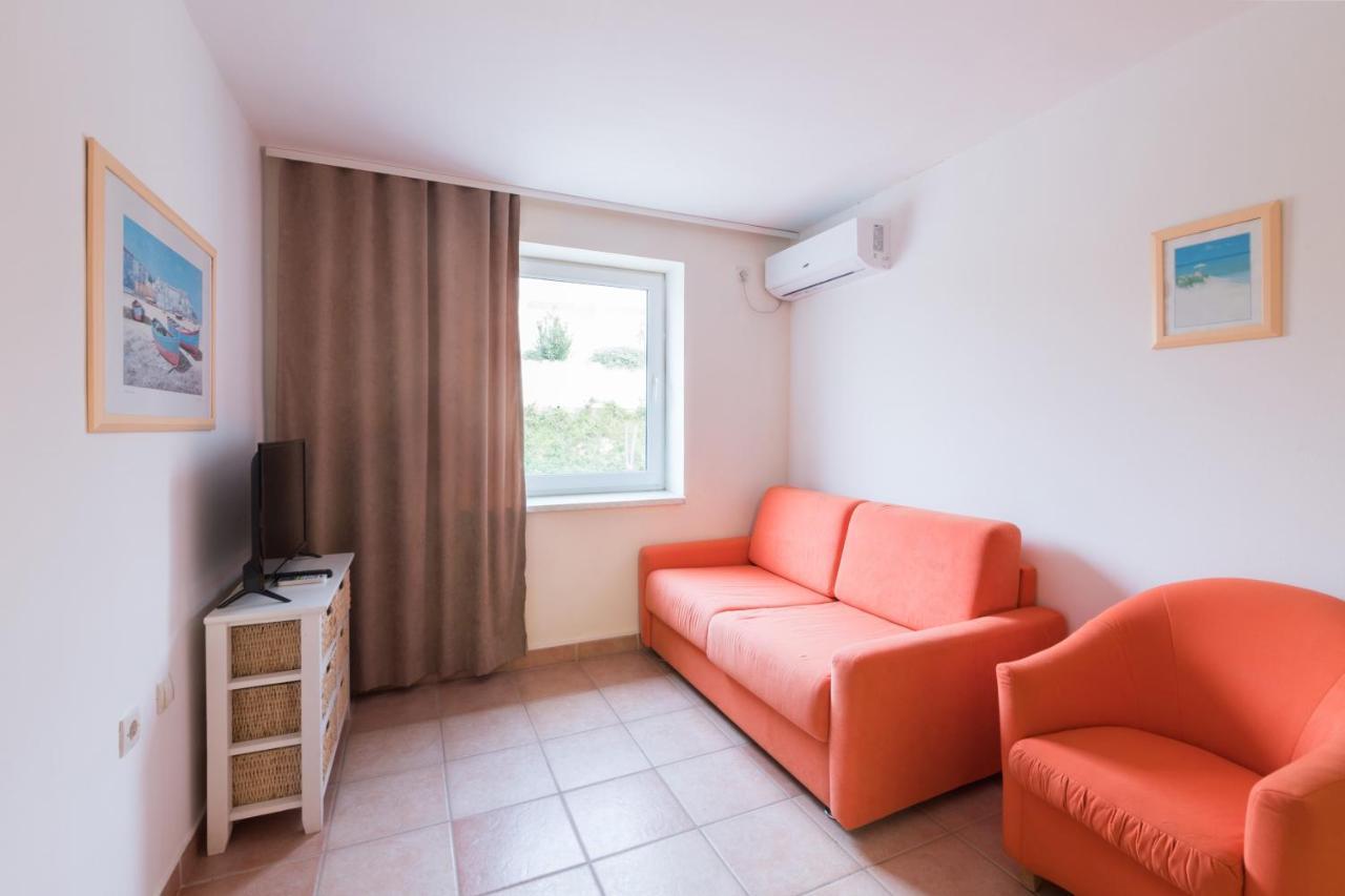 Hotel Rooms Roccia Novigrad  المظهر الخارجي الصورة